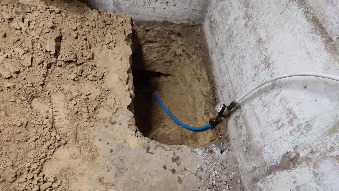 vodoprovodnaya-truba-zavedena-v-dom-levanevskogo80a vodoprovodnaya-truba-zavedena-v-dom-levanevskogo80a