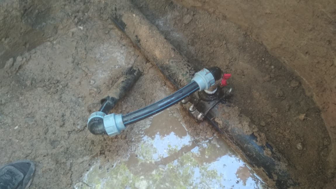 vrezka-v-plastikovuyu-trubu-pod-davleniem-100-saltykova vrezka-v-plastikovuyu-trubu-pod-davleniem-100-saltykova